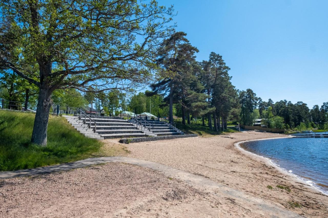 Krongarden Vandrarhem Kristinehamn Extérieur photo